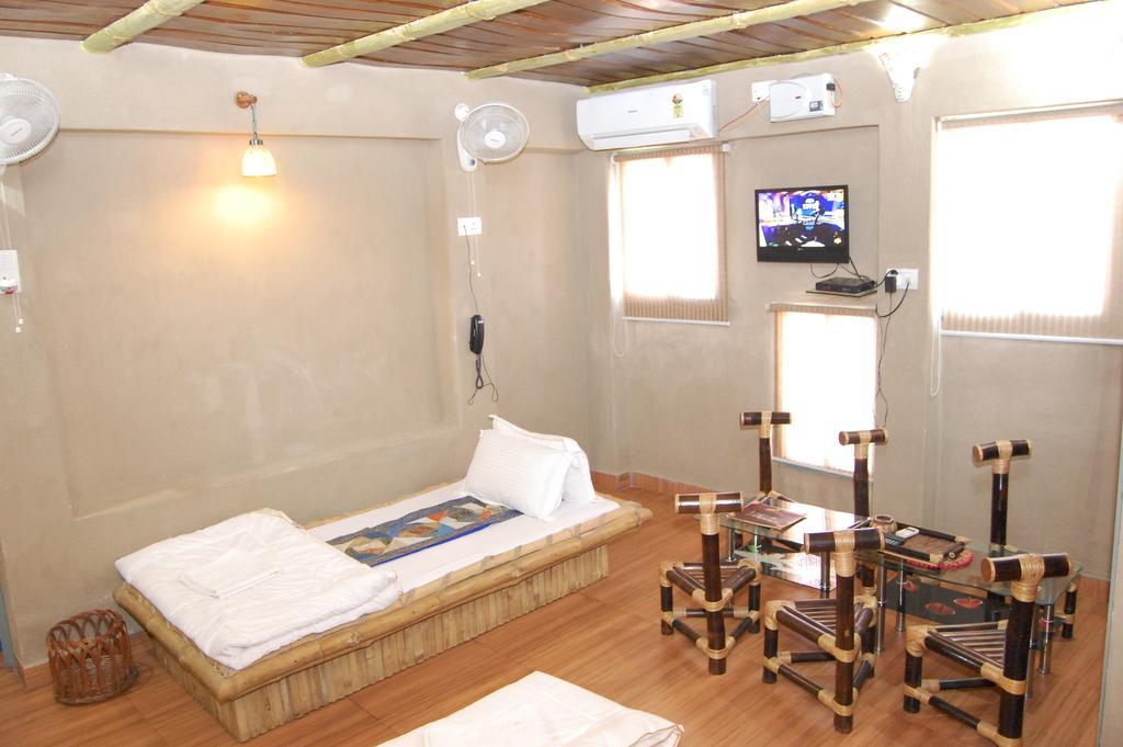 فاراناسي Shri Guest House الغرفة الصورة