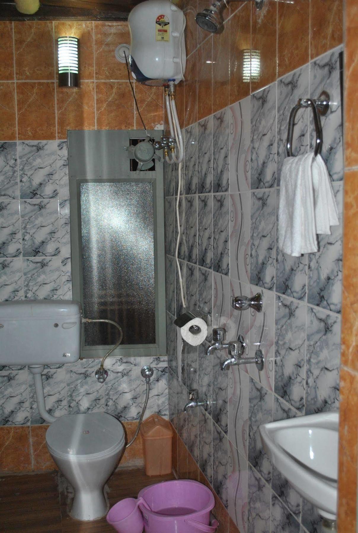 فاراناسي Shri Guest House المظهر الخارجي الصورة